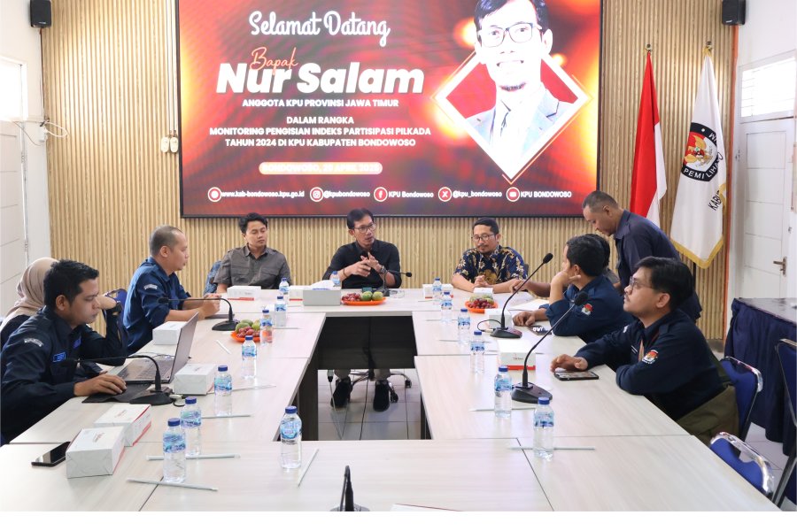 Anggota KPU Jatim Monitoring Pengisian Indeks Partisipasi Pilkada 2024 di Bondowoso